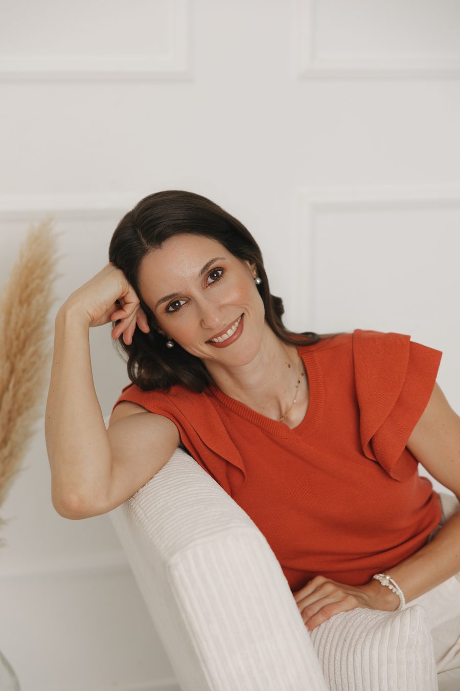 Ana Rodrigues Lopes a olhar diretamente para a câmara
